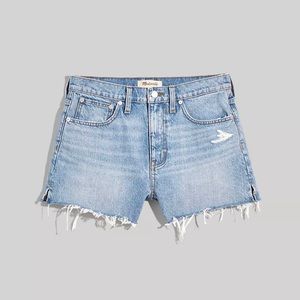 RELAXED DENIM SHORTS IN MADERA WASH: SIDE-SLIT. NWT